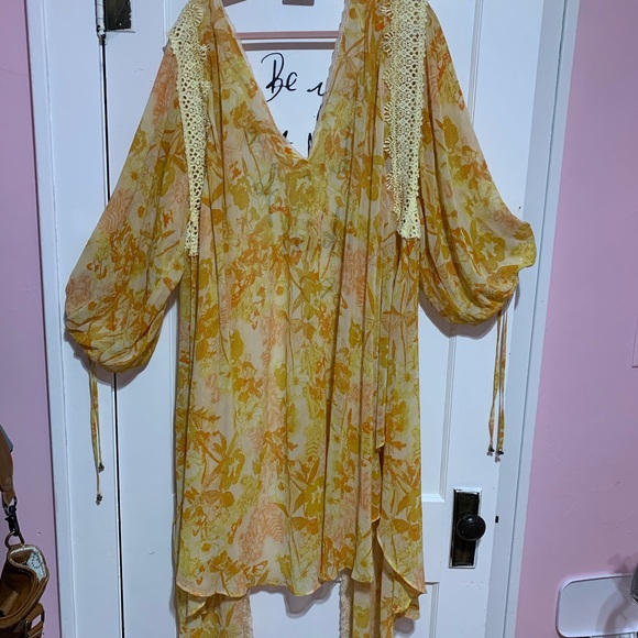 New with tags free people duster
Size medium two large - Picture 9 of 14